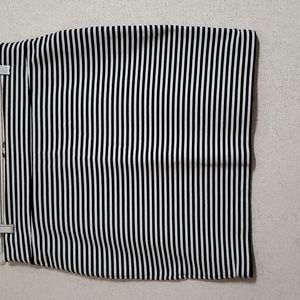 GAP women black and white stripes skirt M